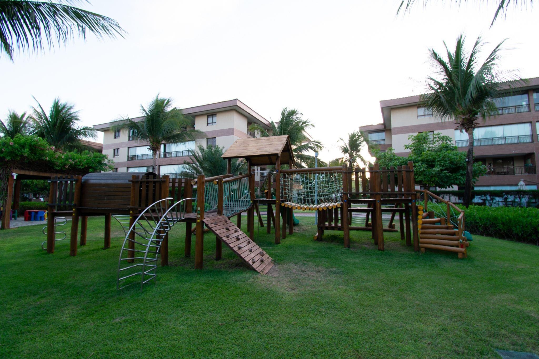 image-housing-carousel