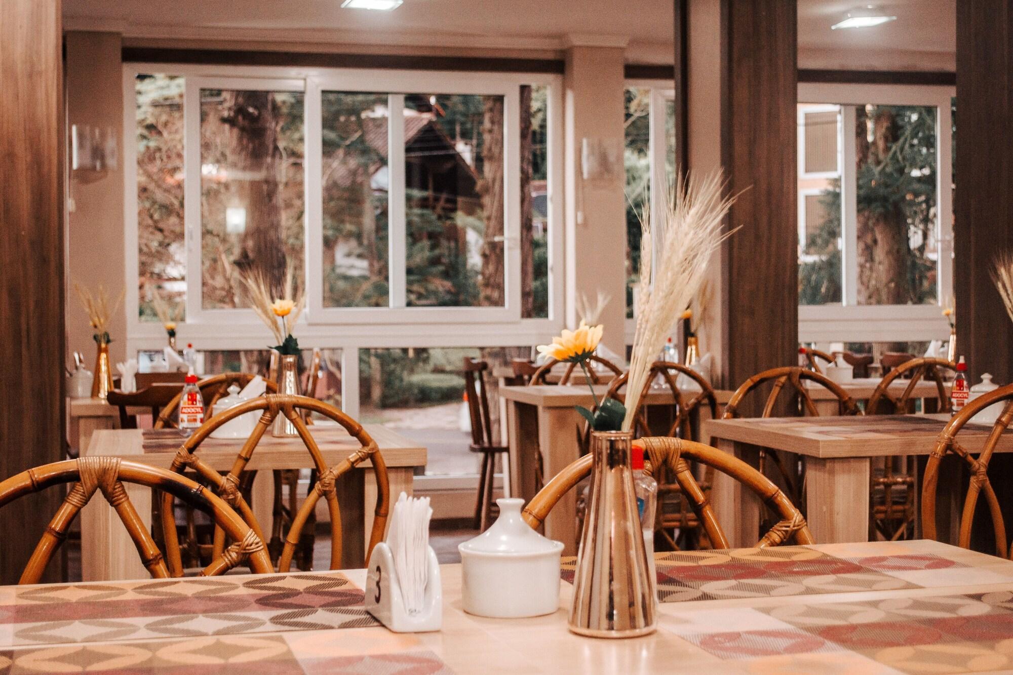 image-housing-carousel