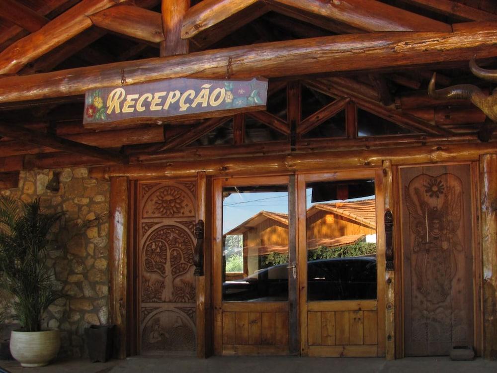 image-housing-carousel