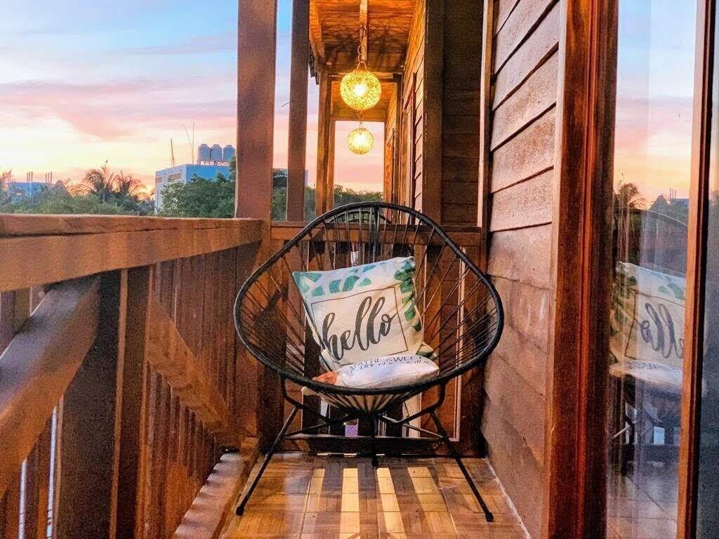 image-housing-carousel