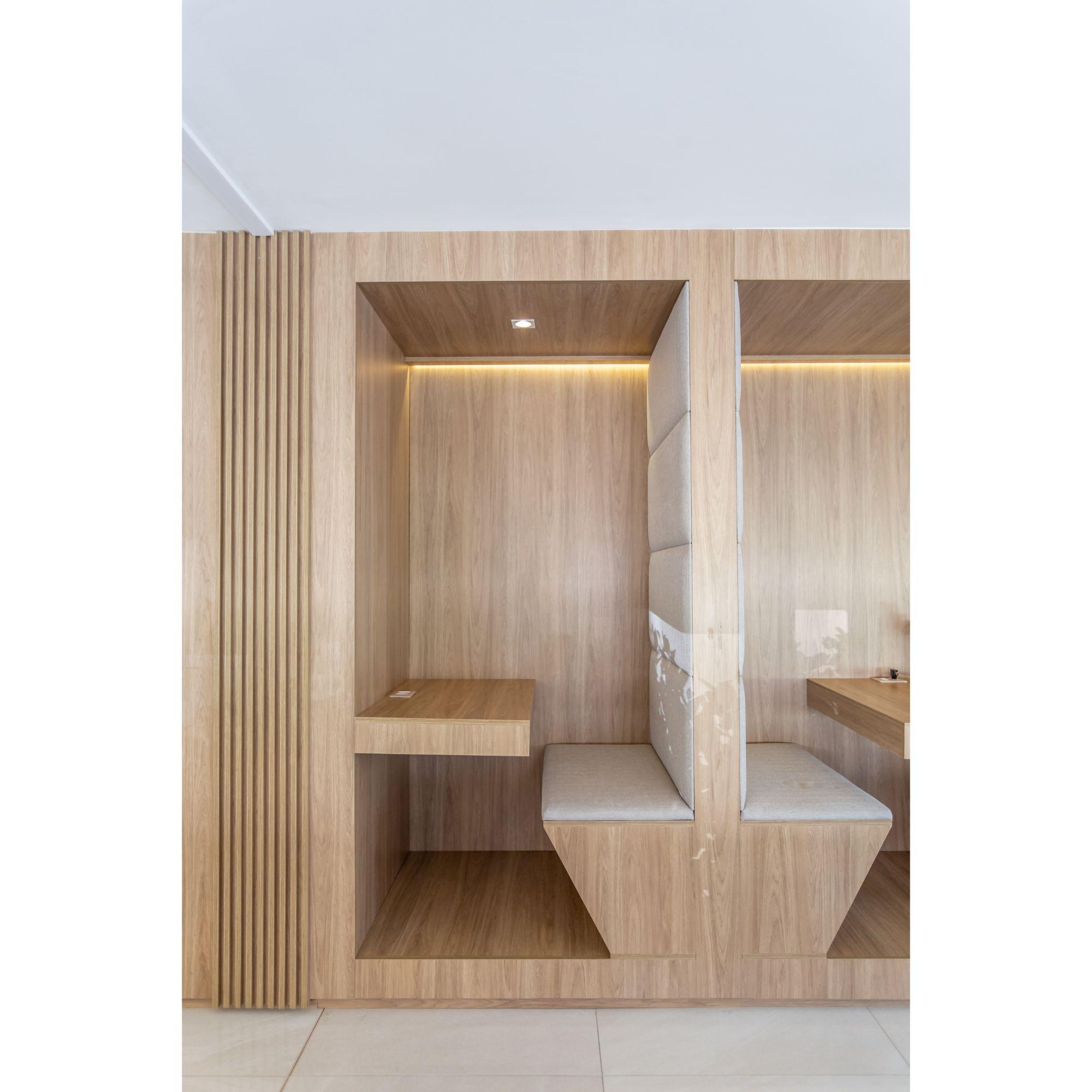 image-housing-carousel