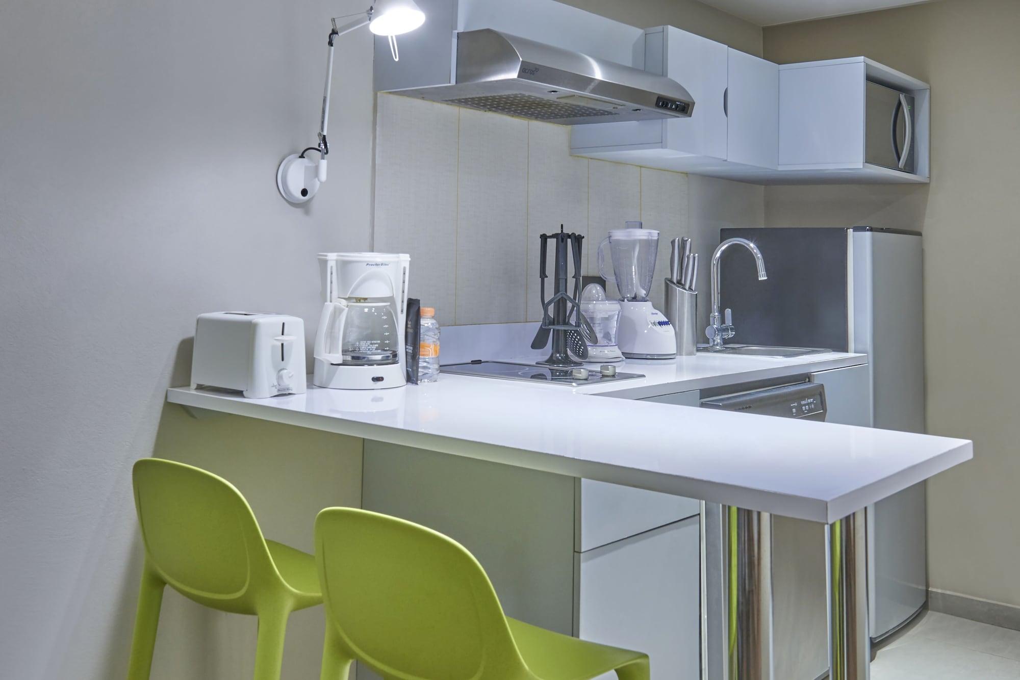 Suite, 1 cama King size con sofá cama