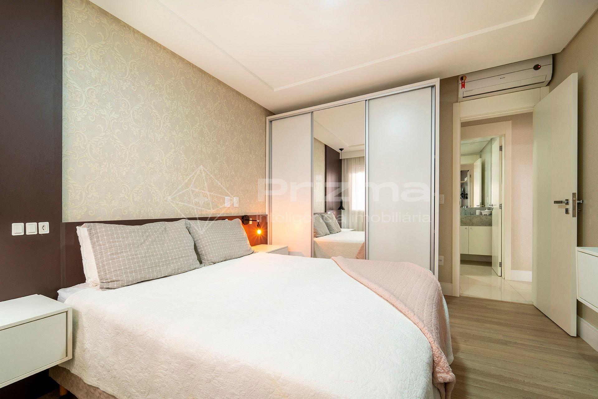 image-housing-carousel
