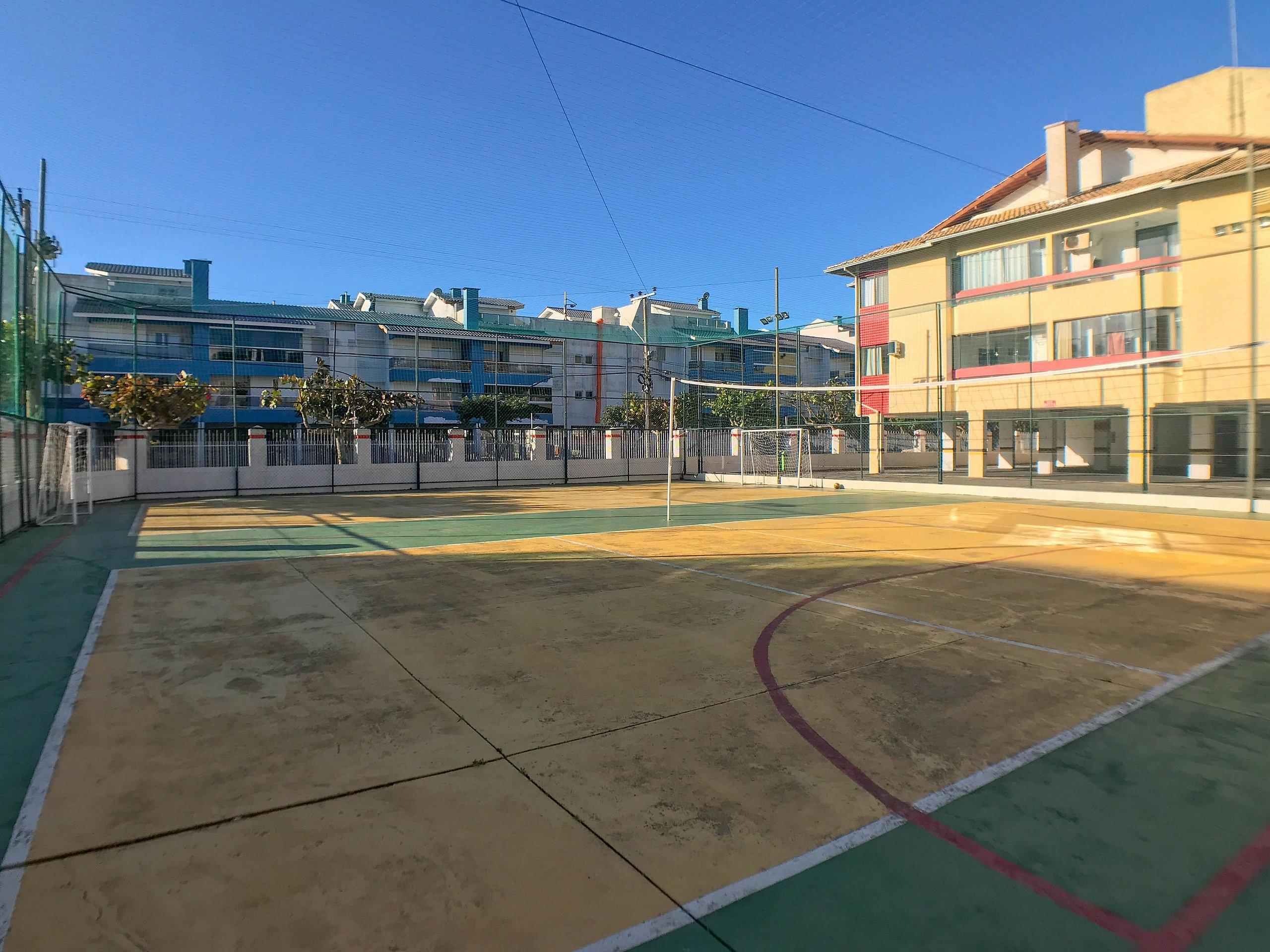 image-housing-carousel