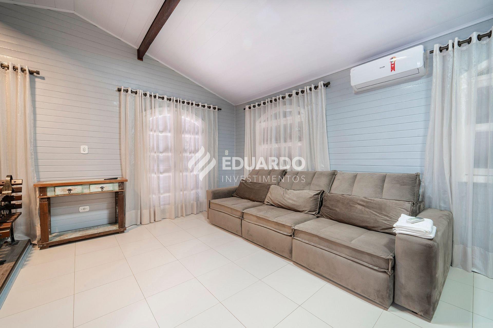 image-housing-carousel