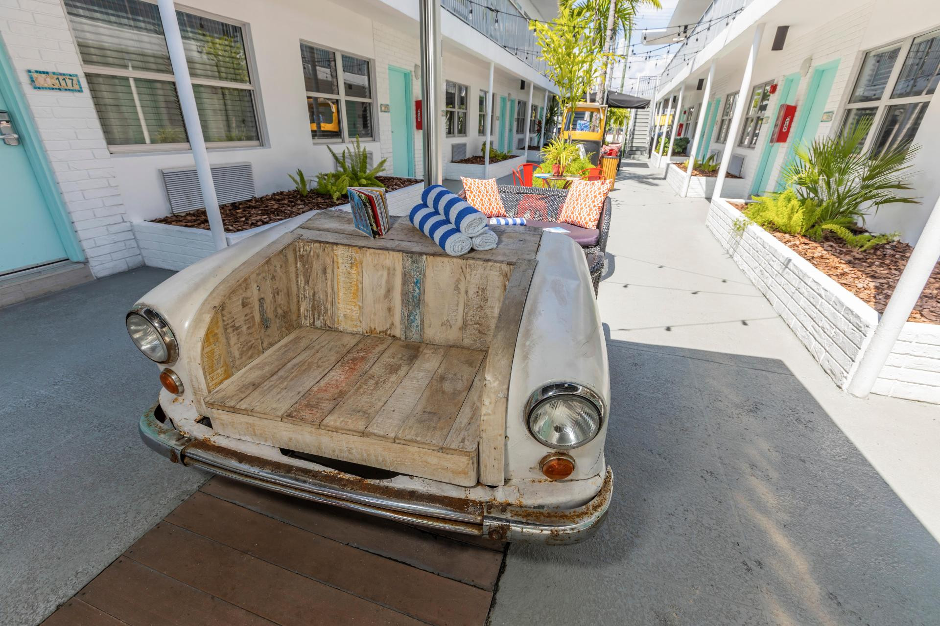 image-housing-carousel