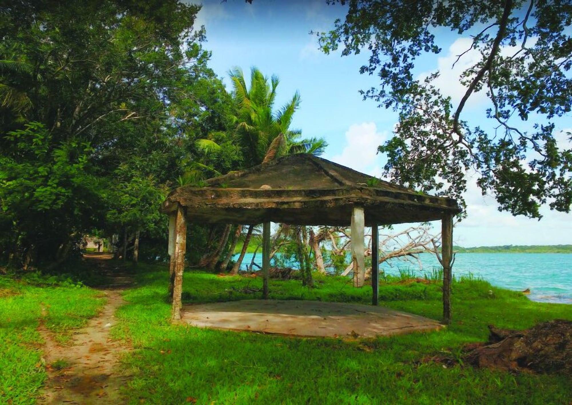 image-housing-carousel