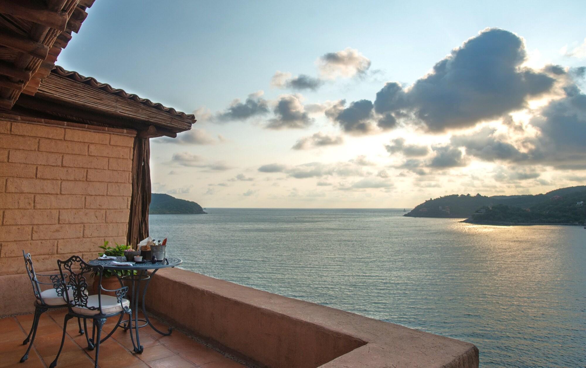 Oceanfront Deluxe Grand Suite