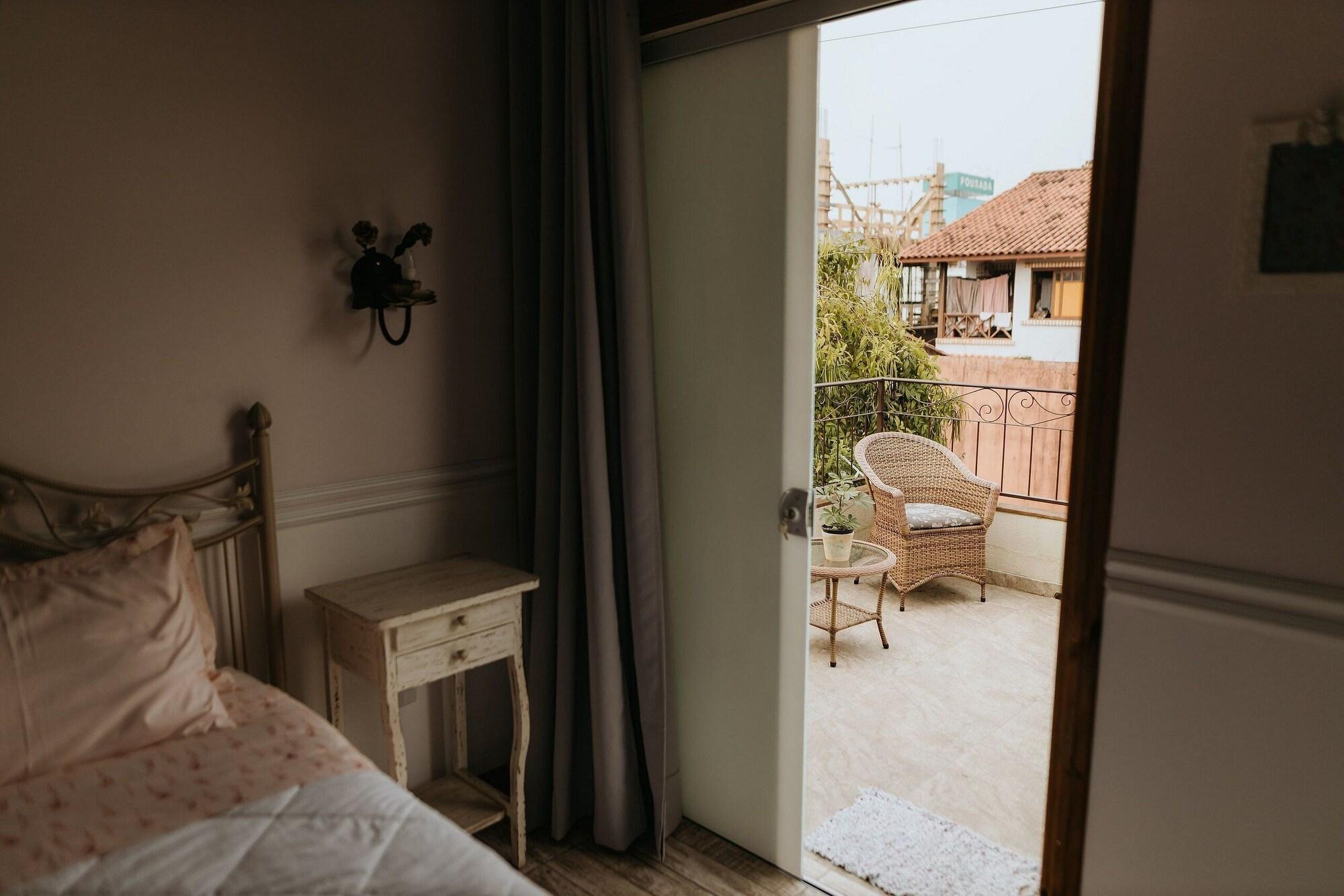 image-housing-carousel