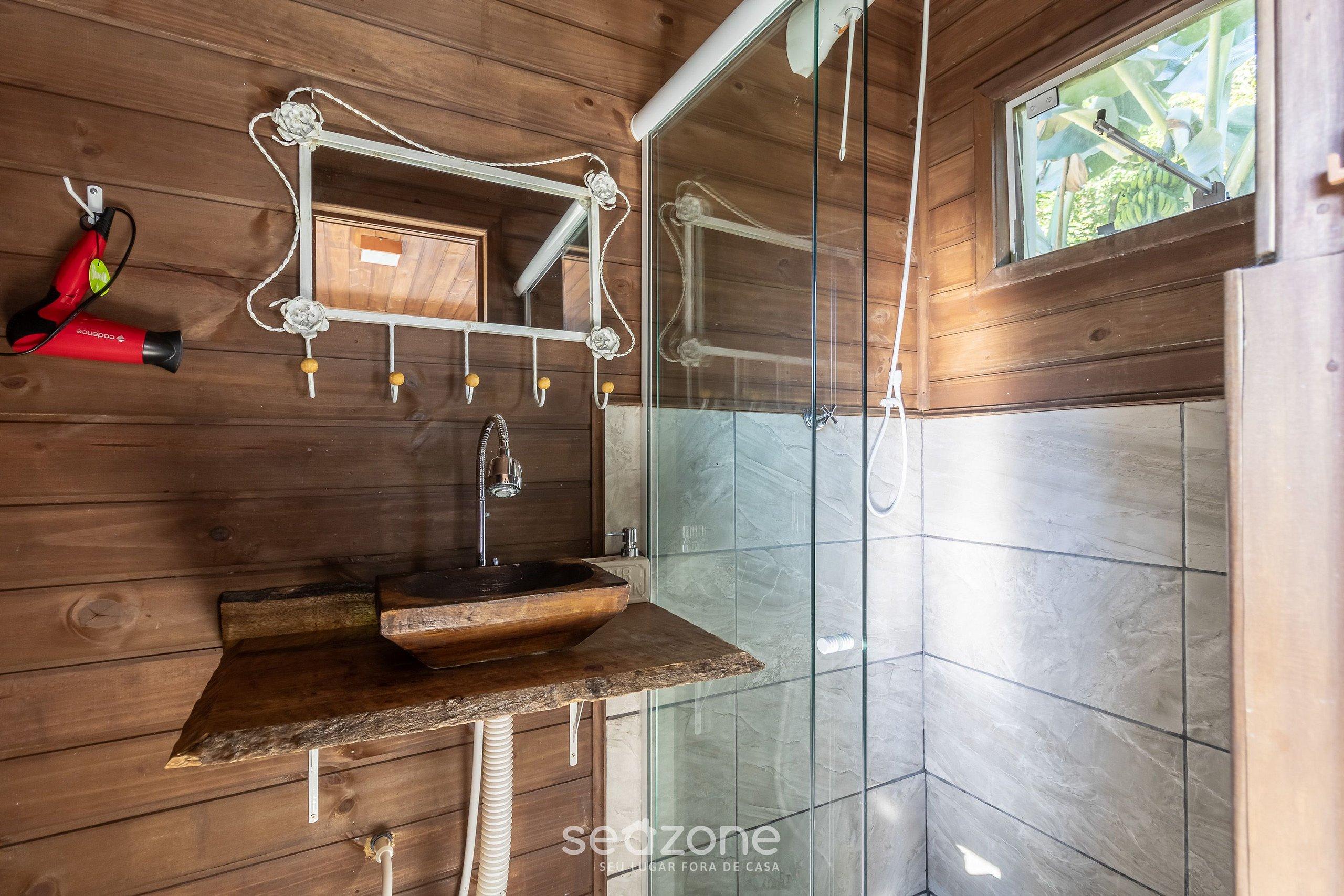 image-housing-carousel