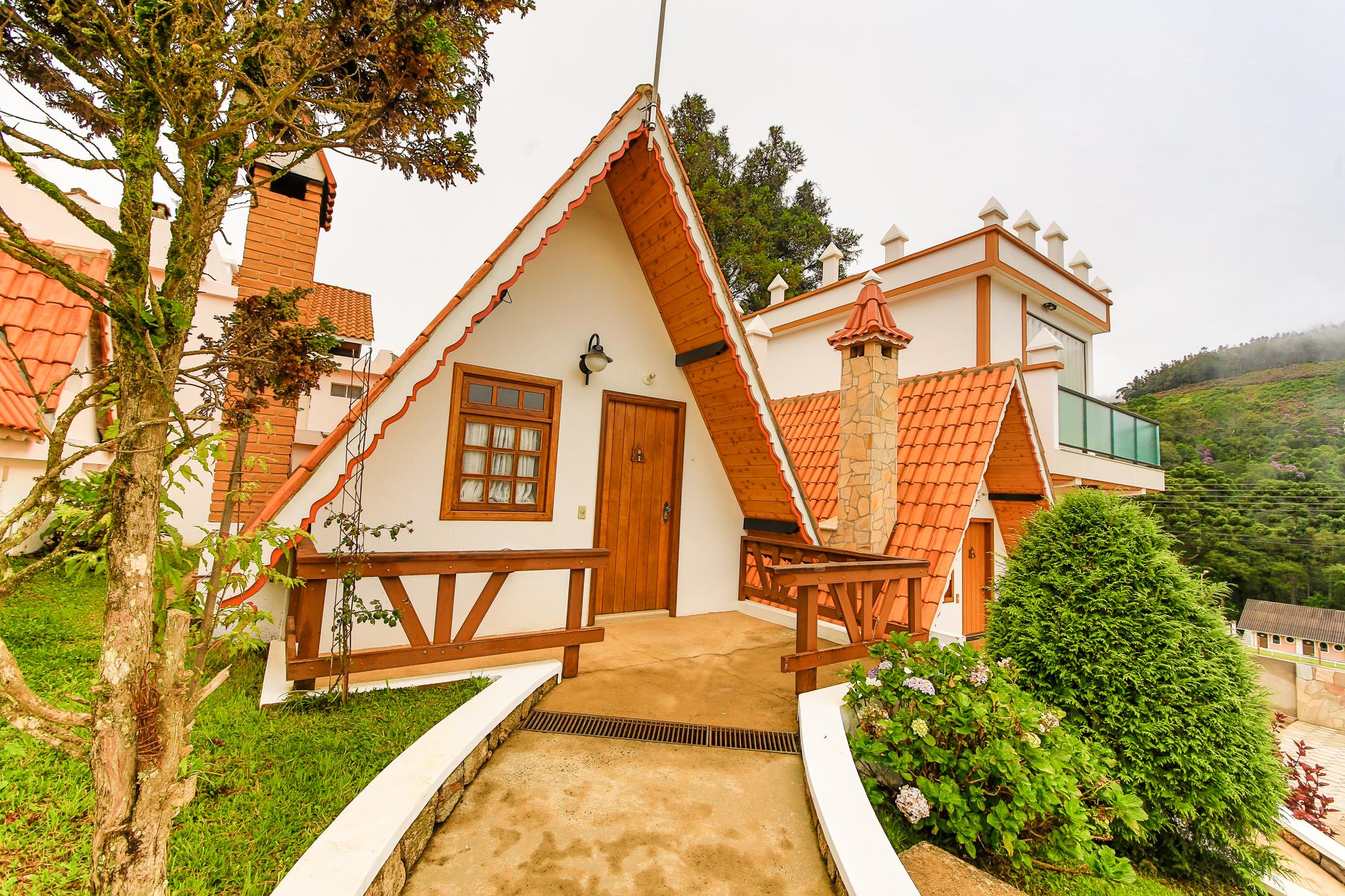 image-housing-carousel