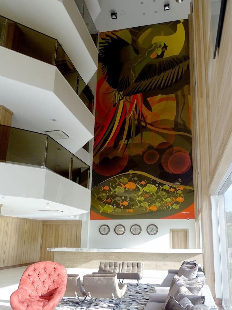 image-housing-carousel