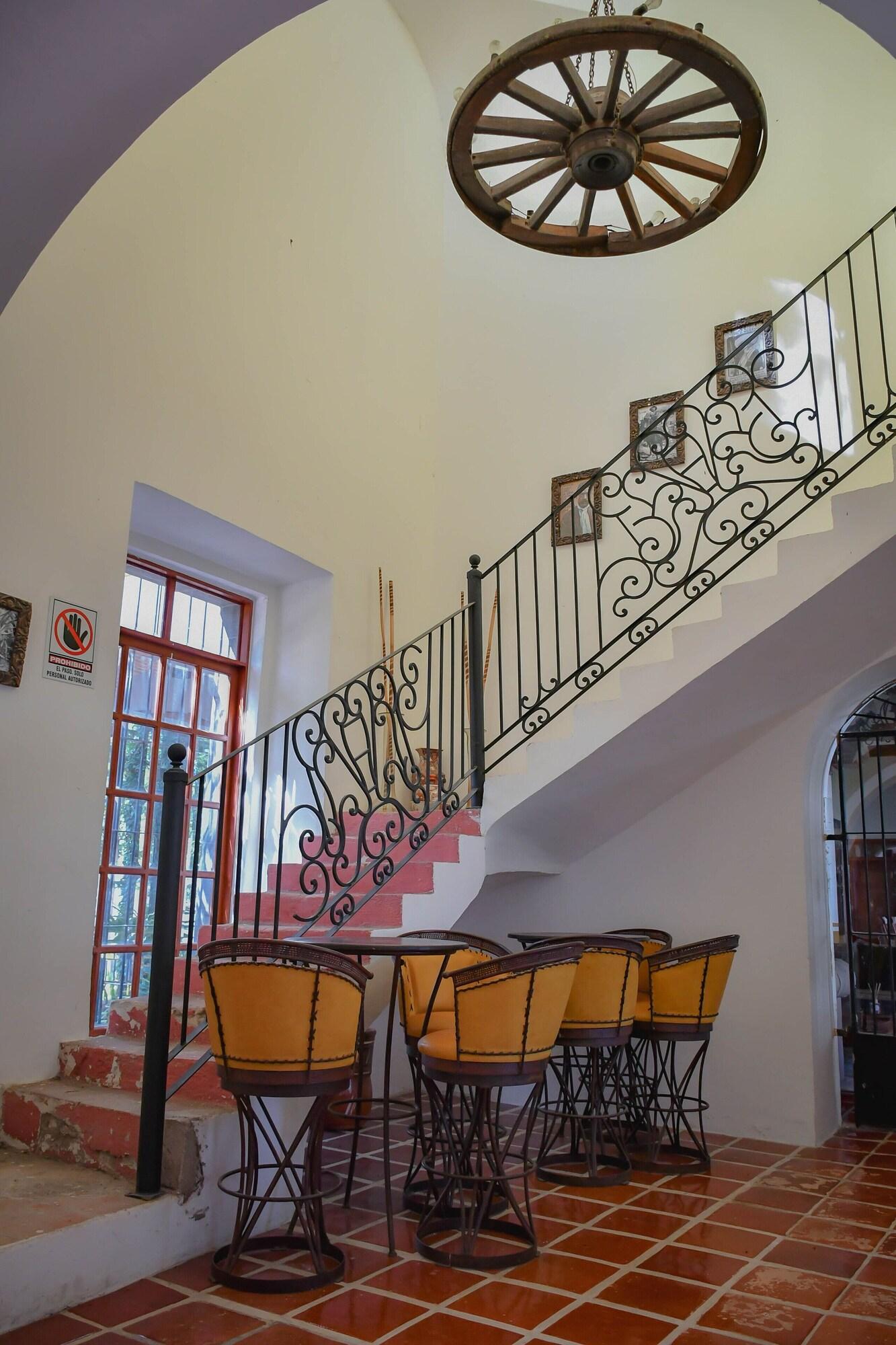 image-housing-carousel
