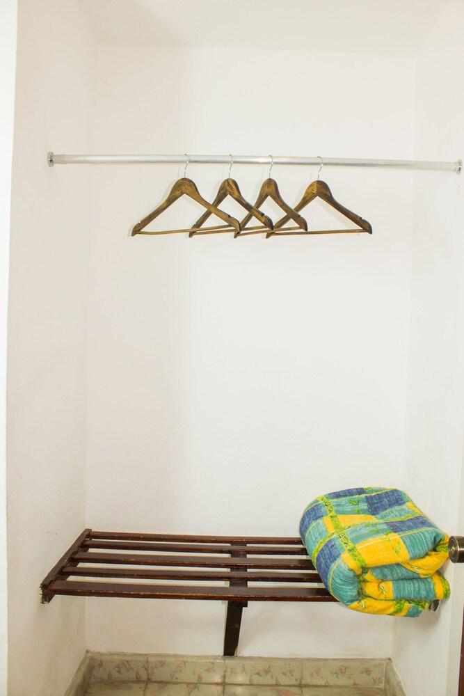 image-housing-carousel