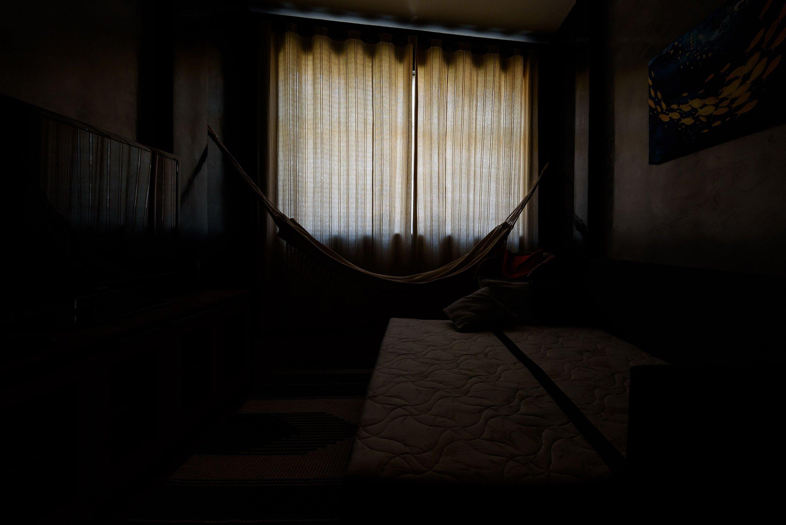 image-housing-carousel