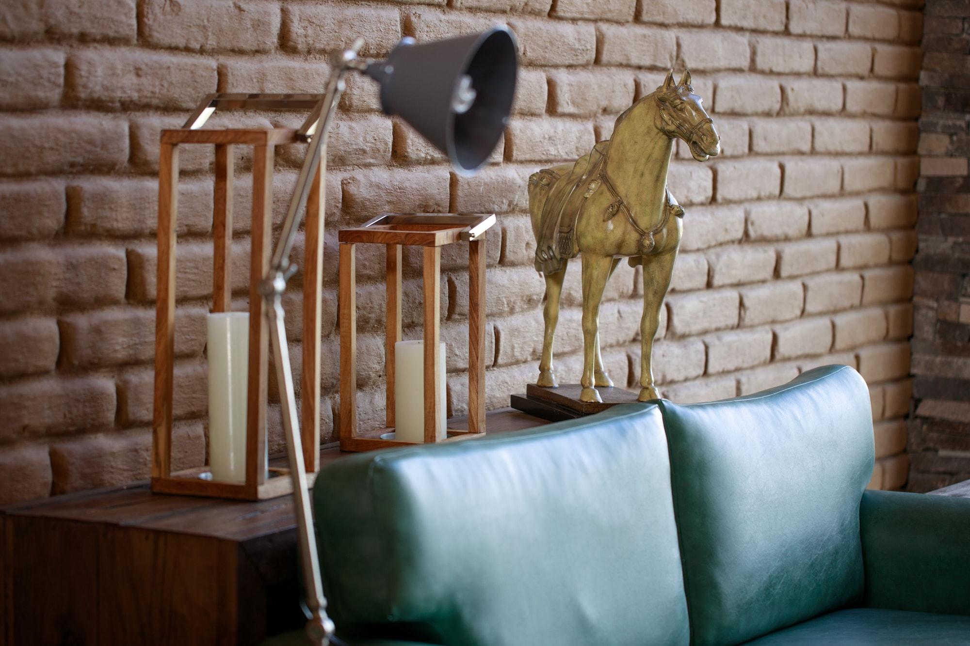 image-housing-carousel