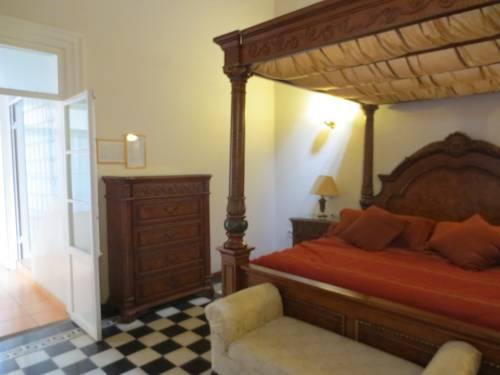image-housing-carousel