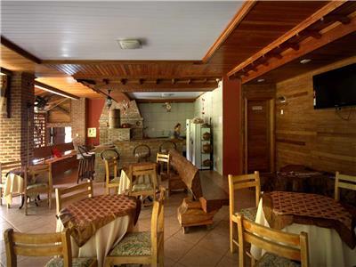 image-housing-carousel