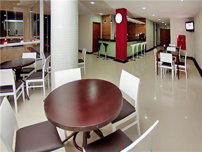 image-housing-carousel
