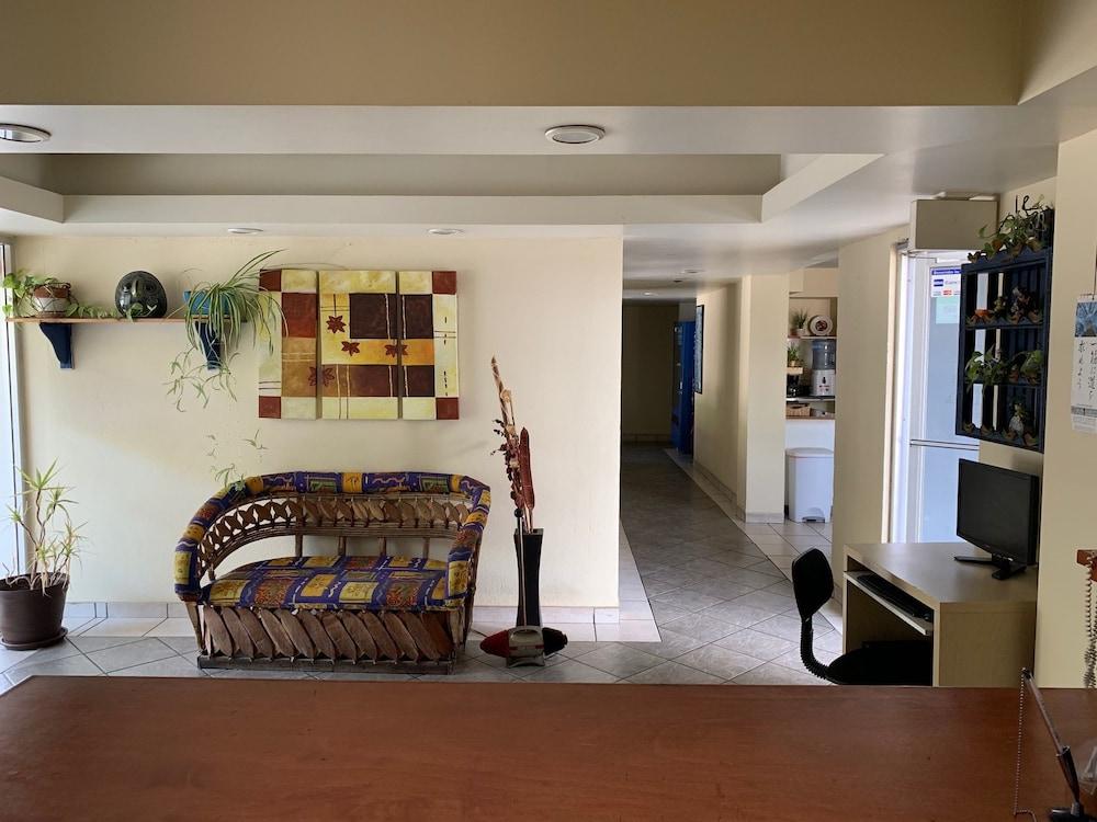 image-housing-carousel
