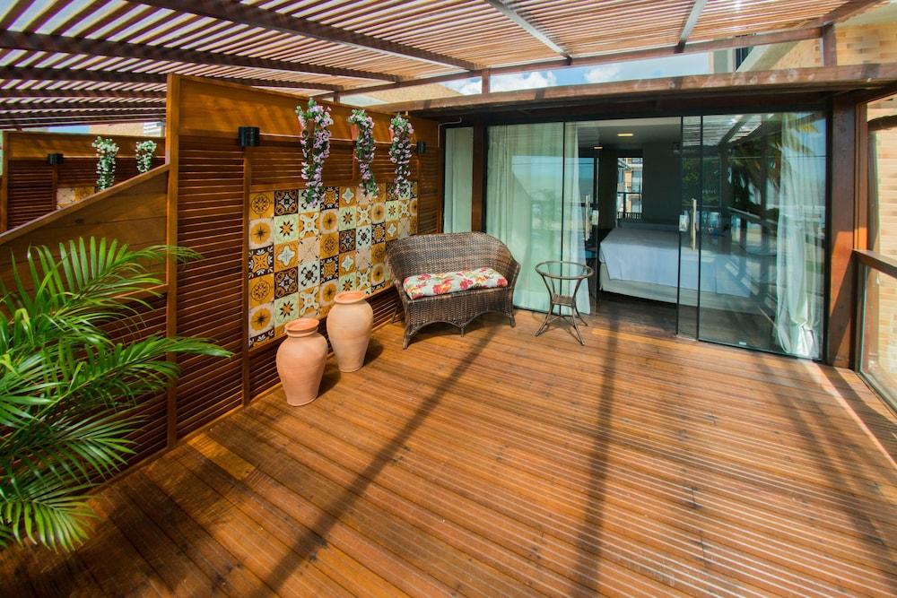 image-housing-carousel