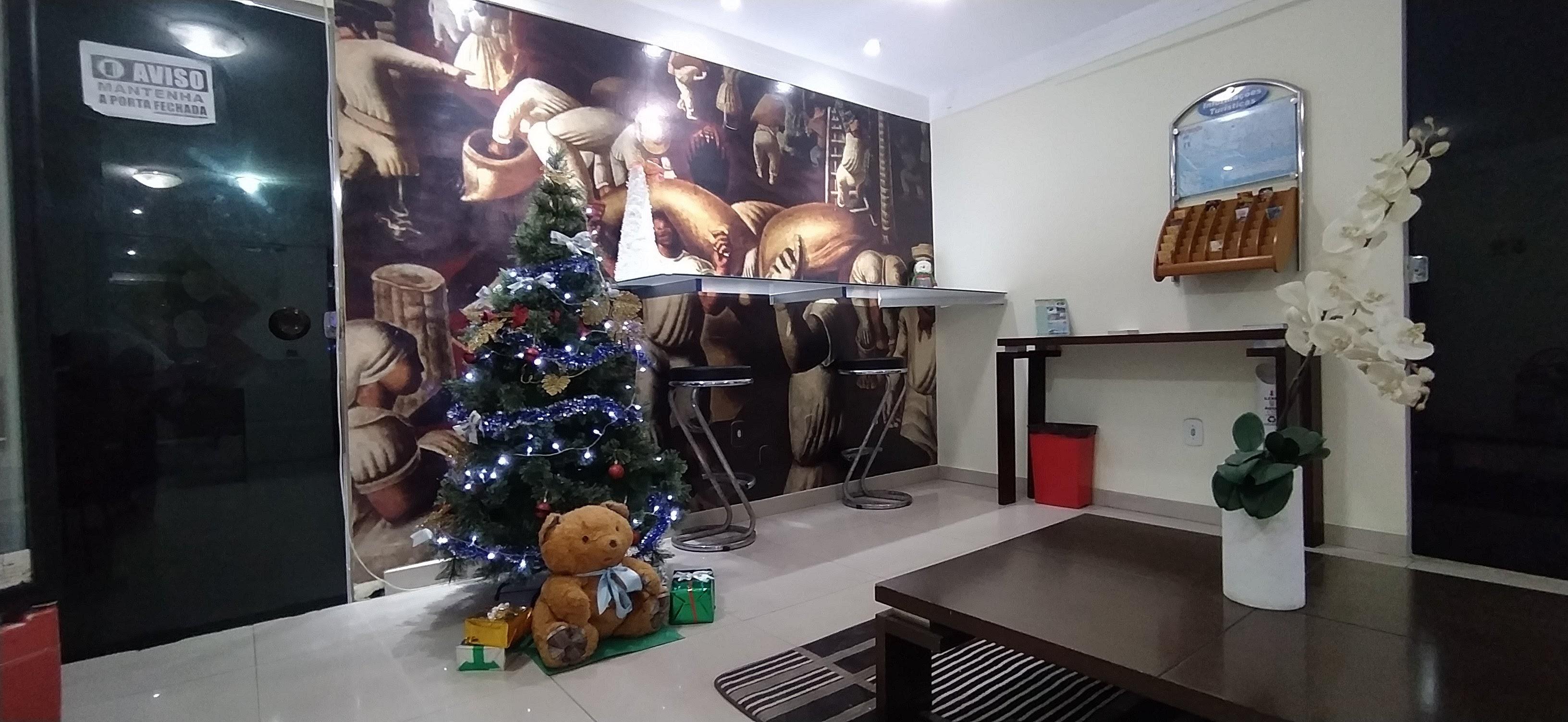 image-housing-carousel