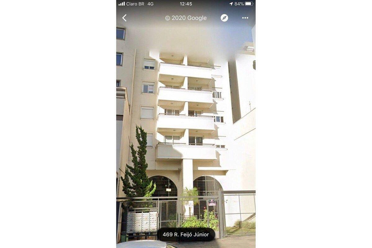 image-housing-carousel