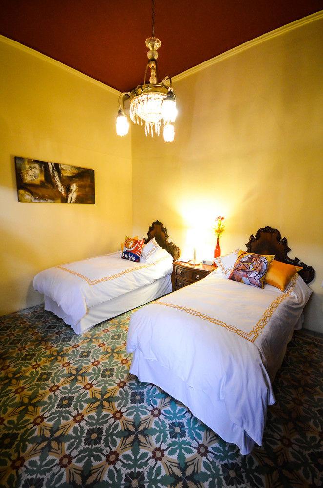 image-housing-carousel