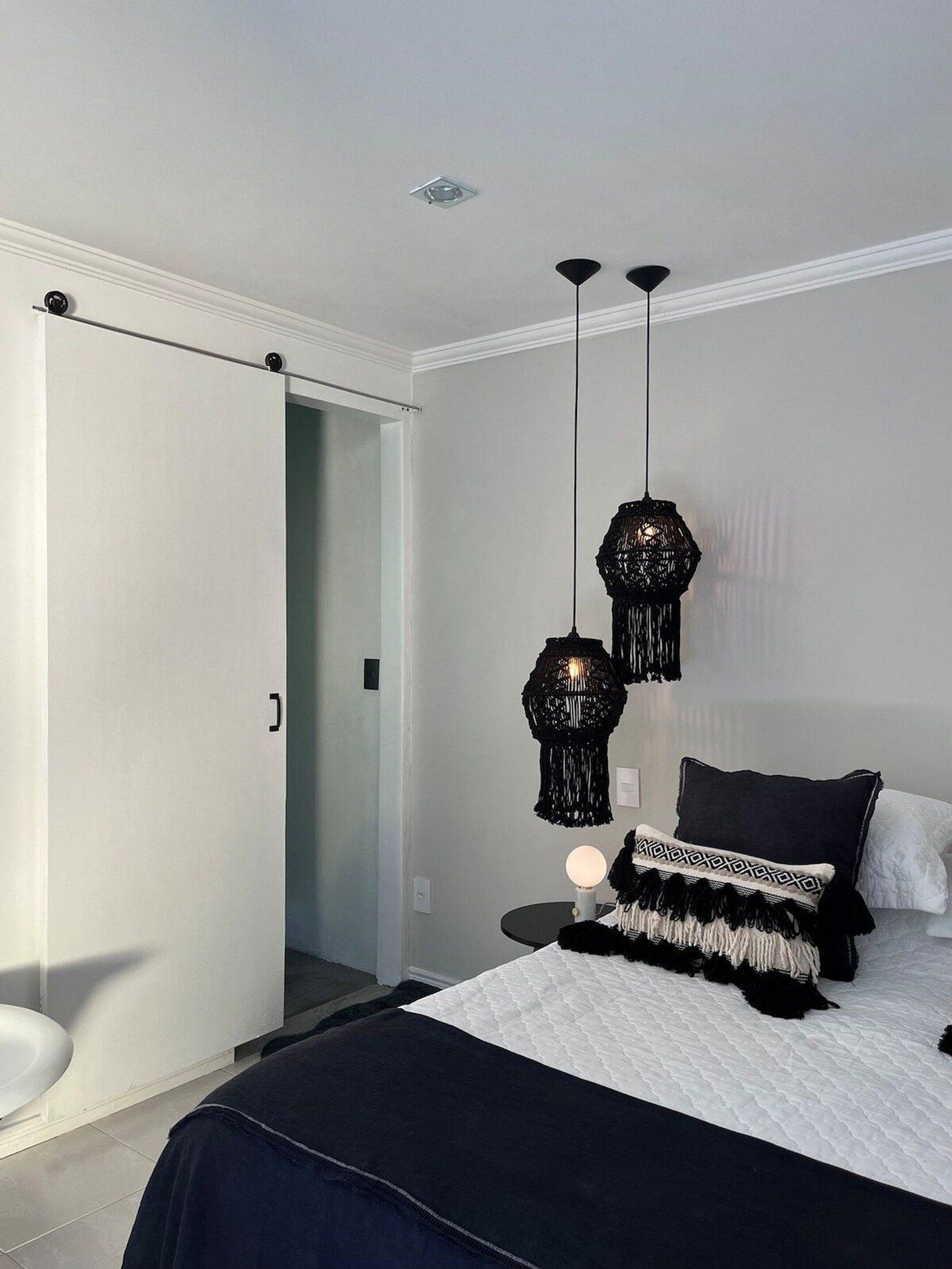 image-housing-carousel