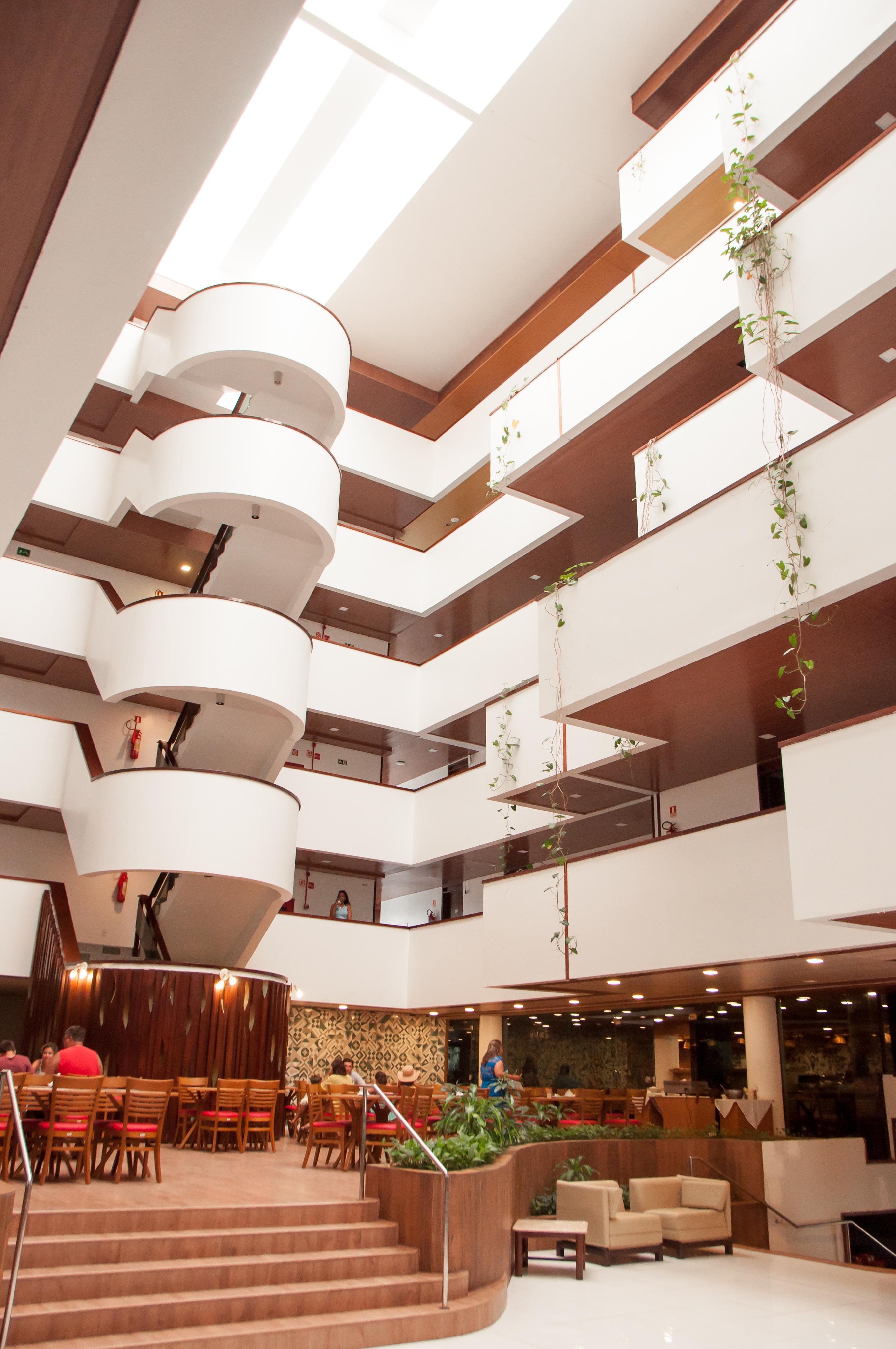 image-housing-carousel