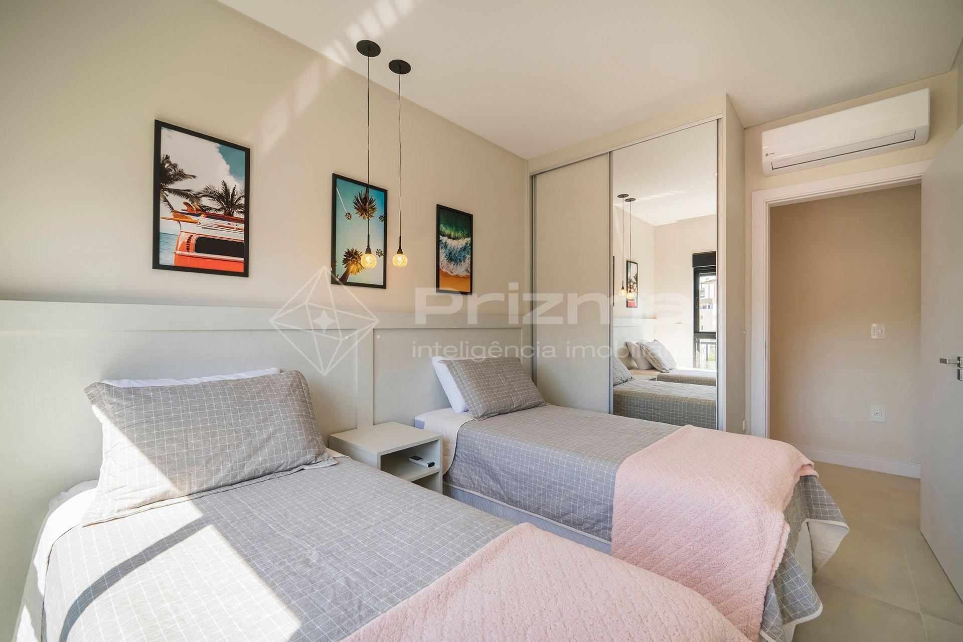 image-housing-carousel