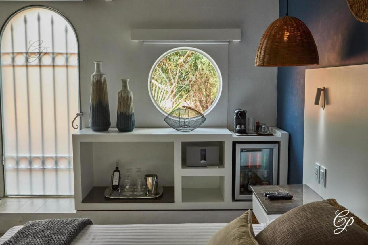 image-housing-carousel