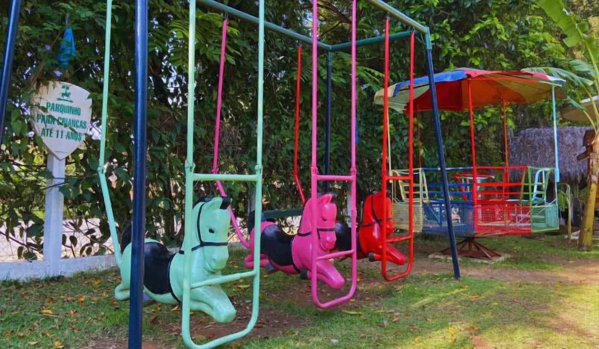 image-housing-carousel