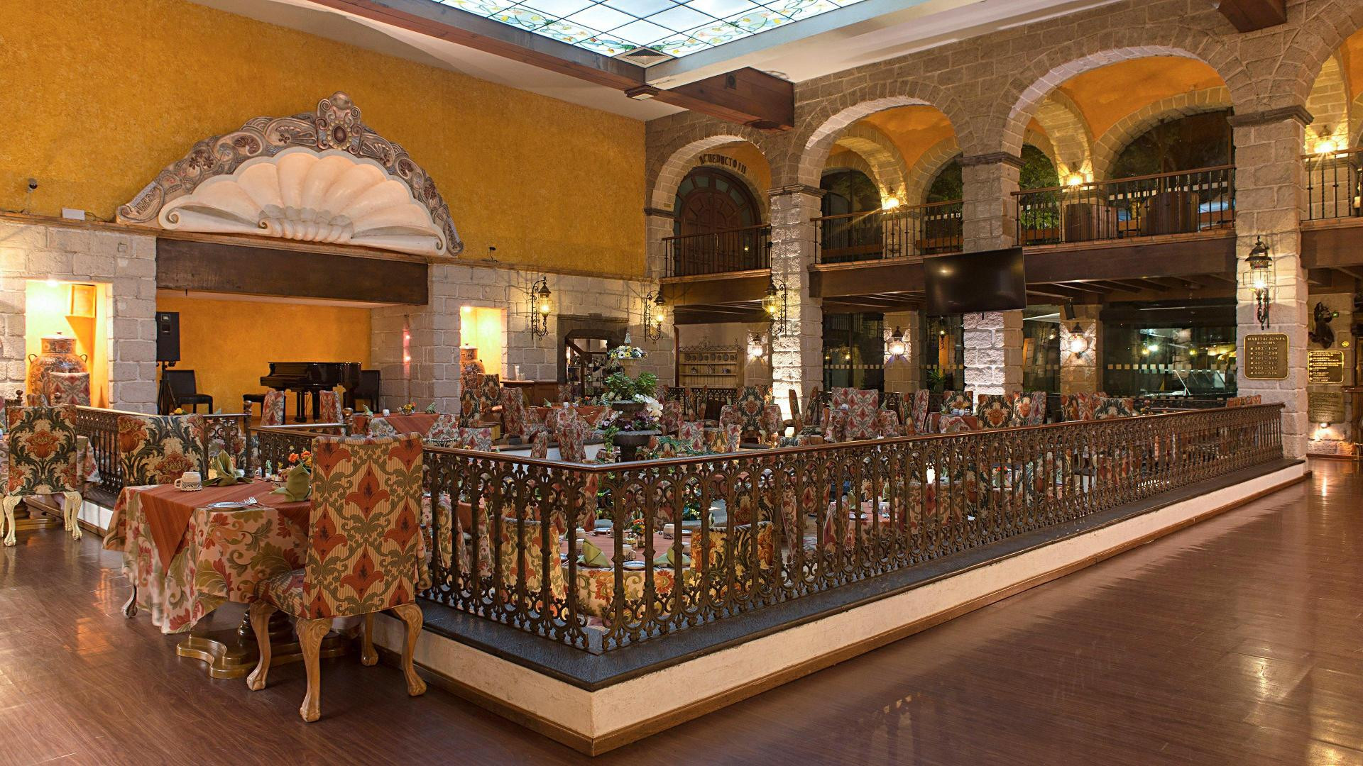 image-housing-carousel