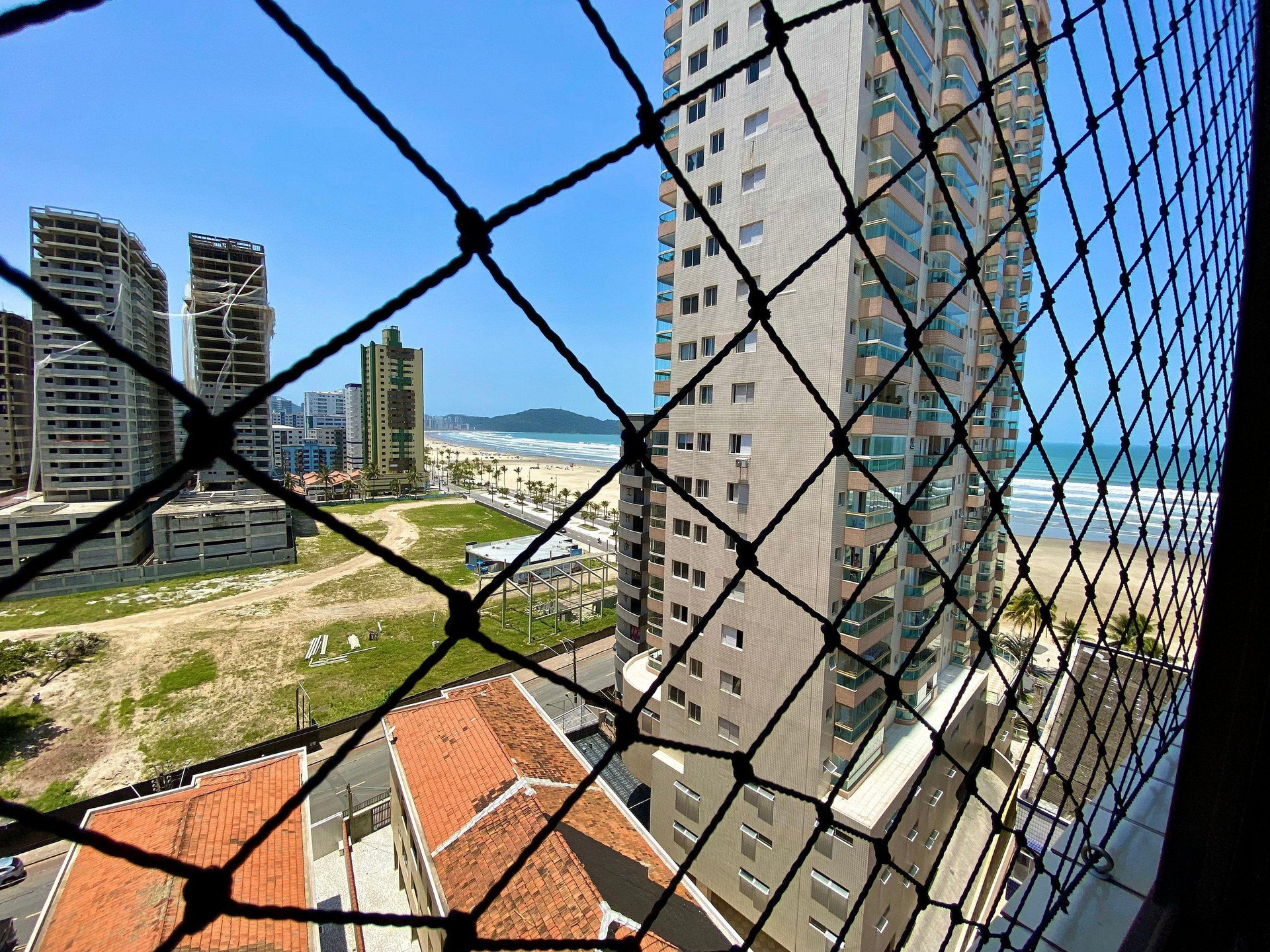 image-housing-carousel