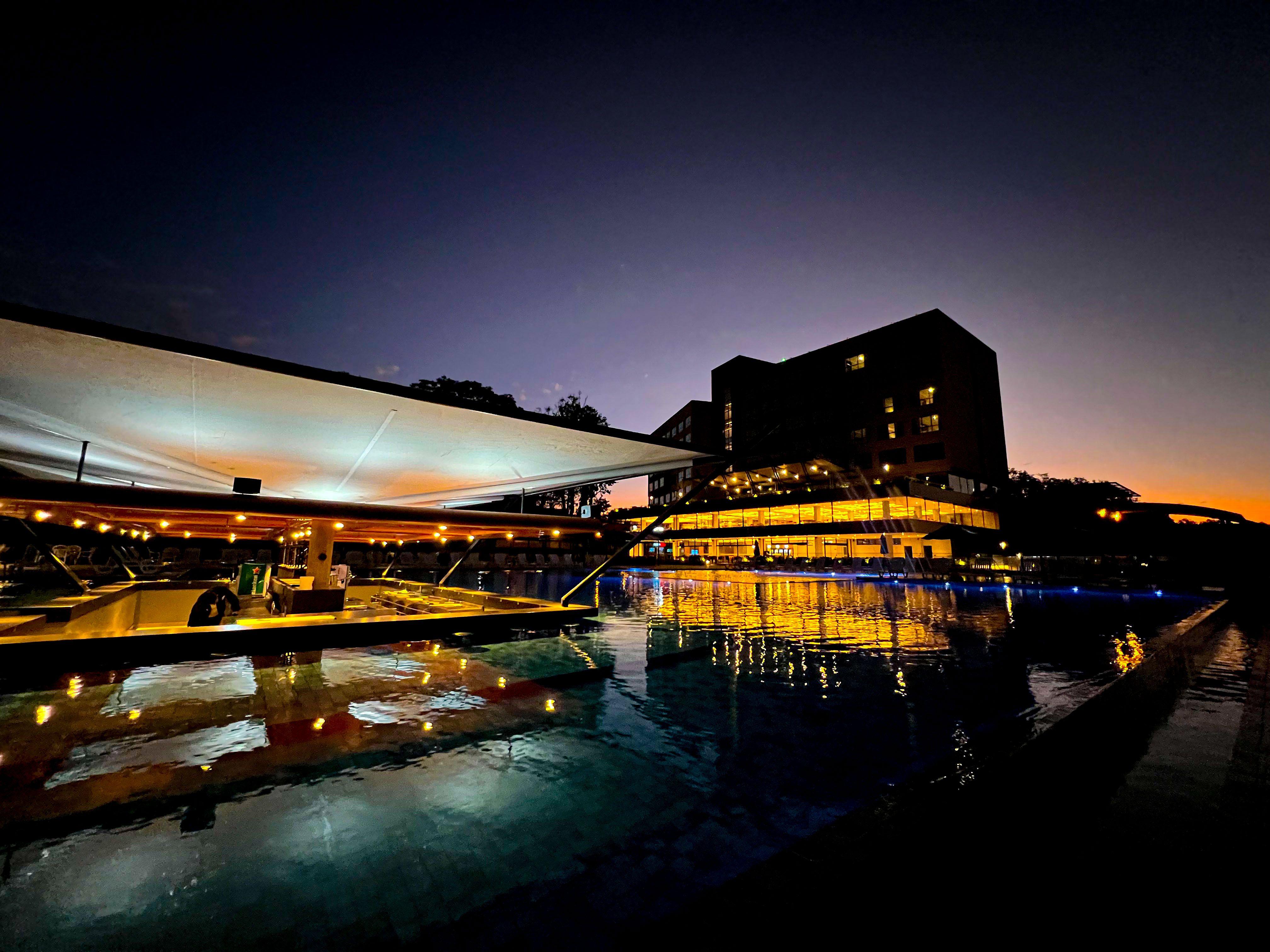 image-housing-carousel