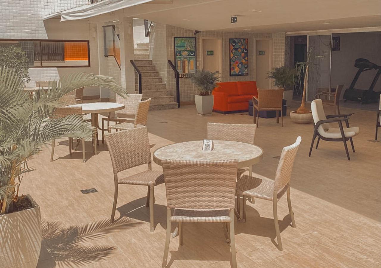 image-housing-carousel