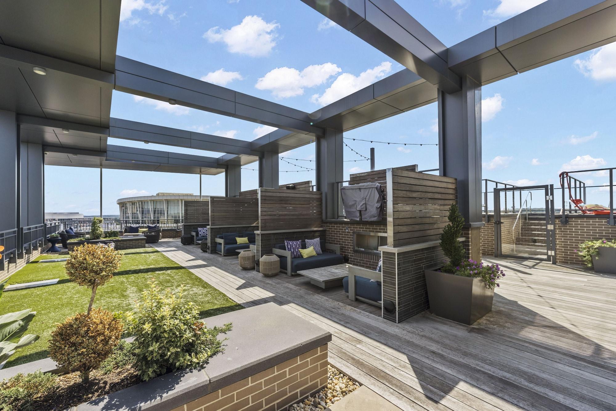 image-housing-carousel