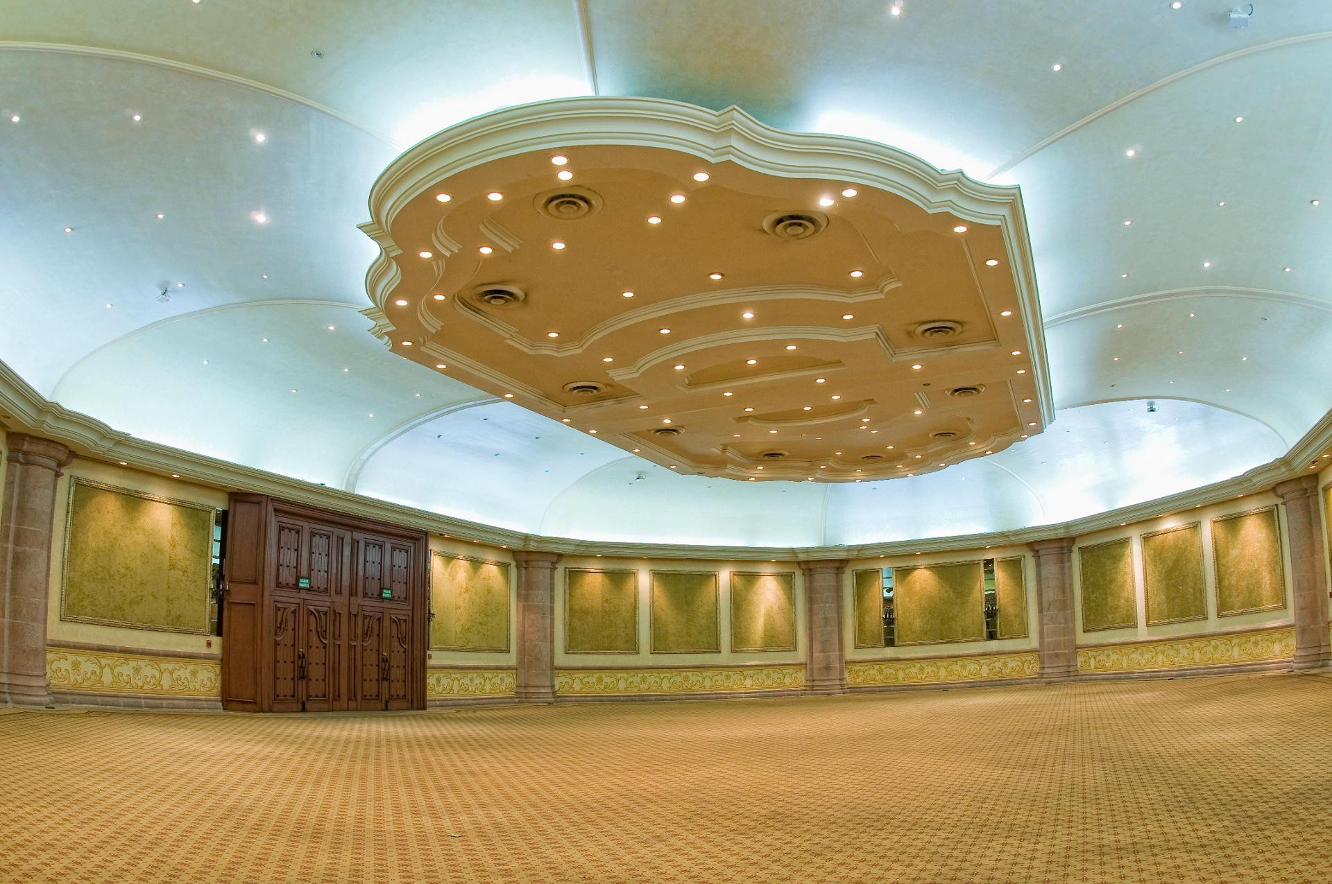 image-housing-carousel