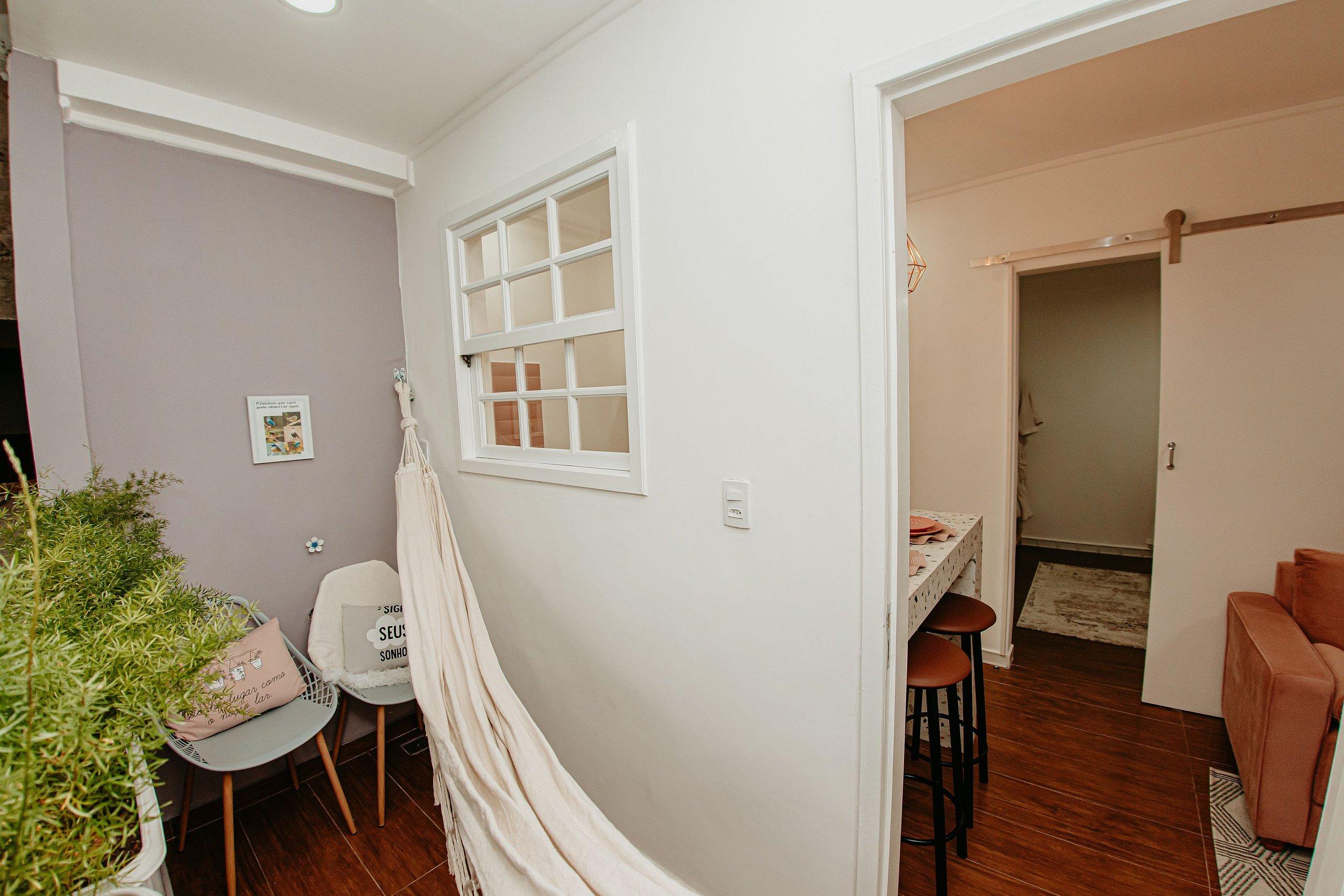 image-housing-carousel