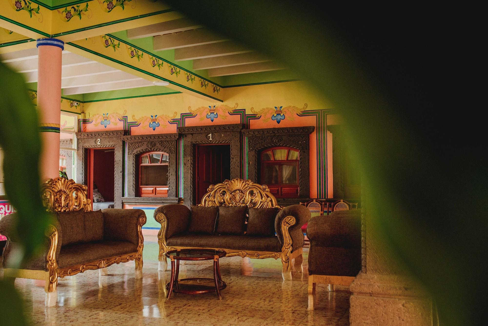 image-housing-carousel