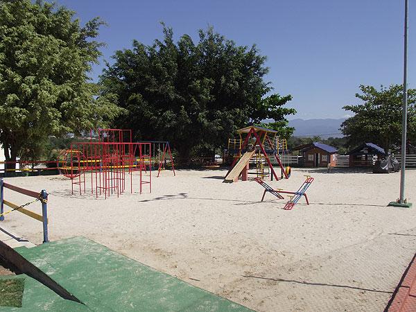 image-housing-carousel