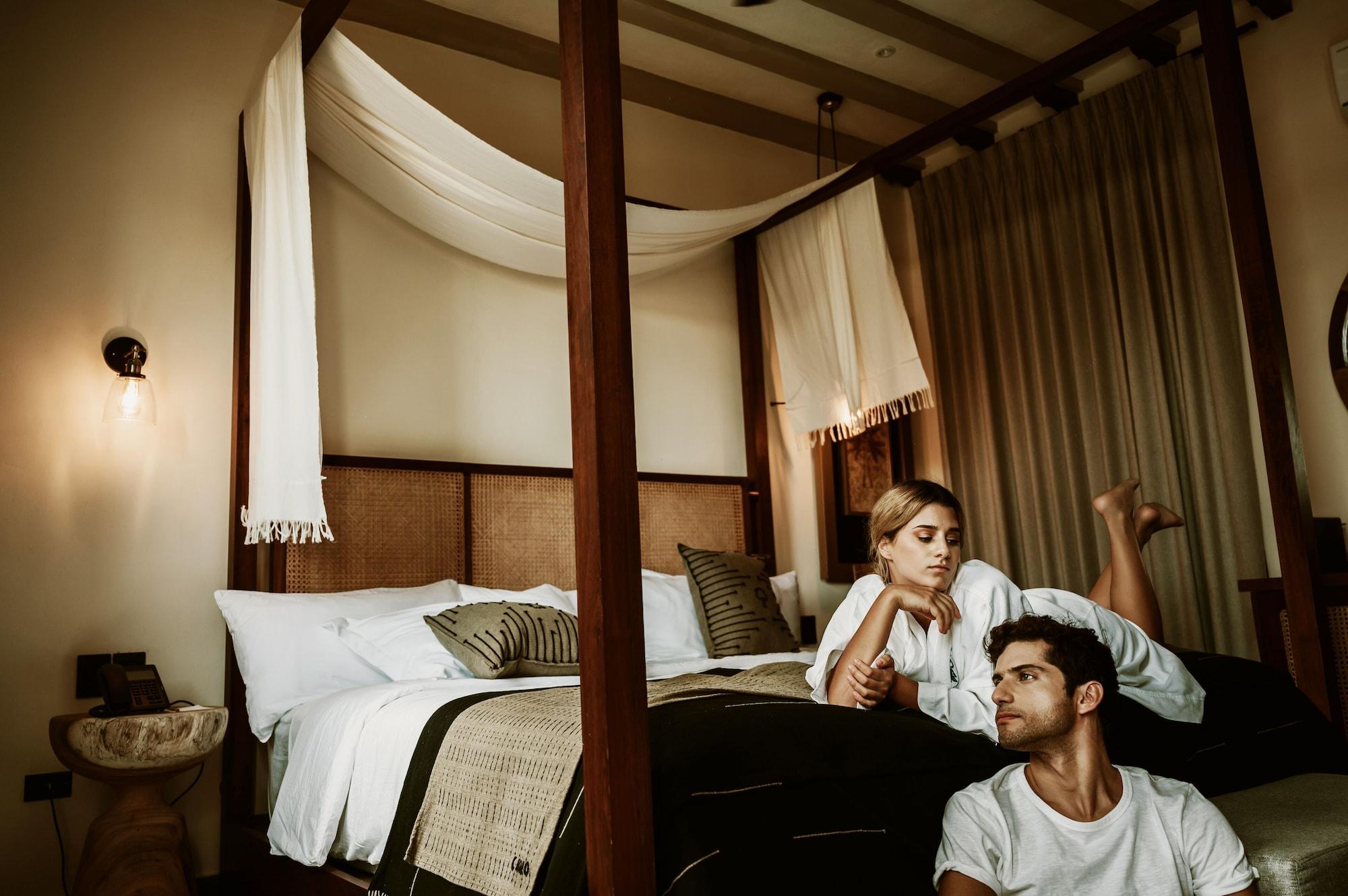 image-housing-carousel