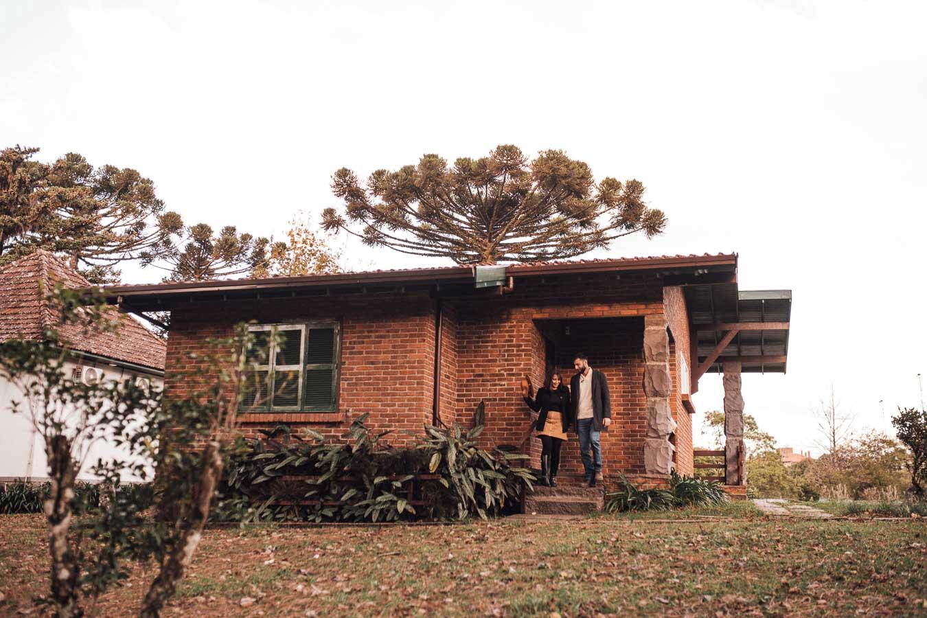 image-housing-carousel