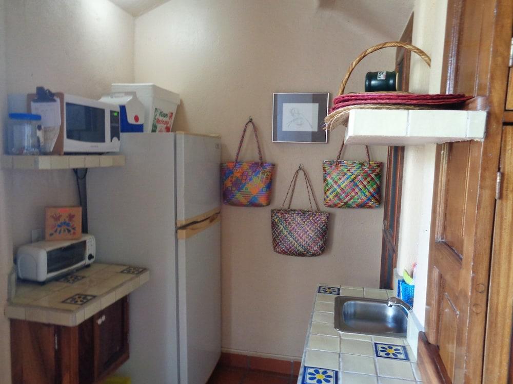 image-housing-carousel