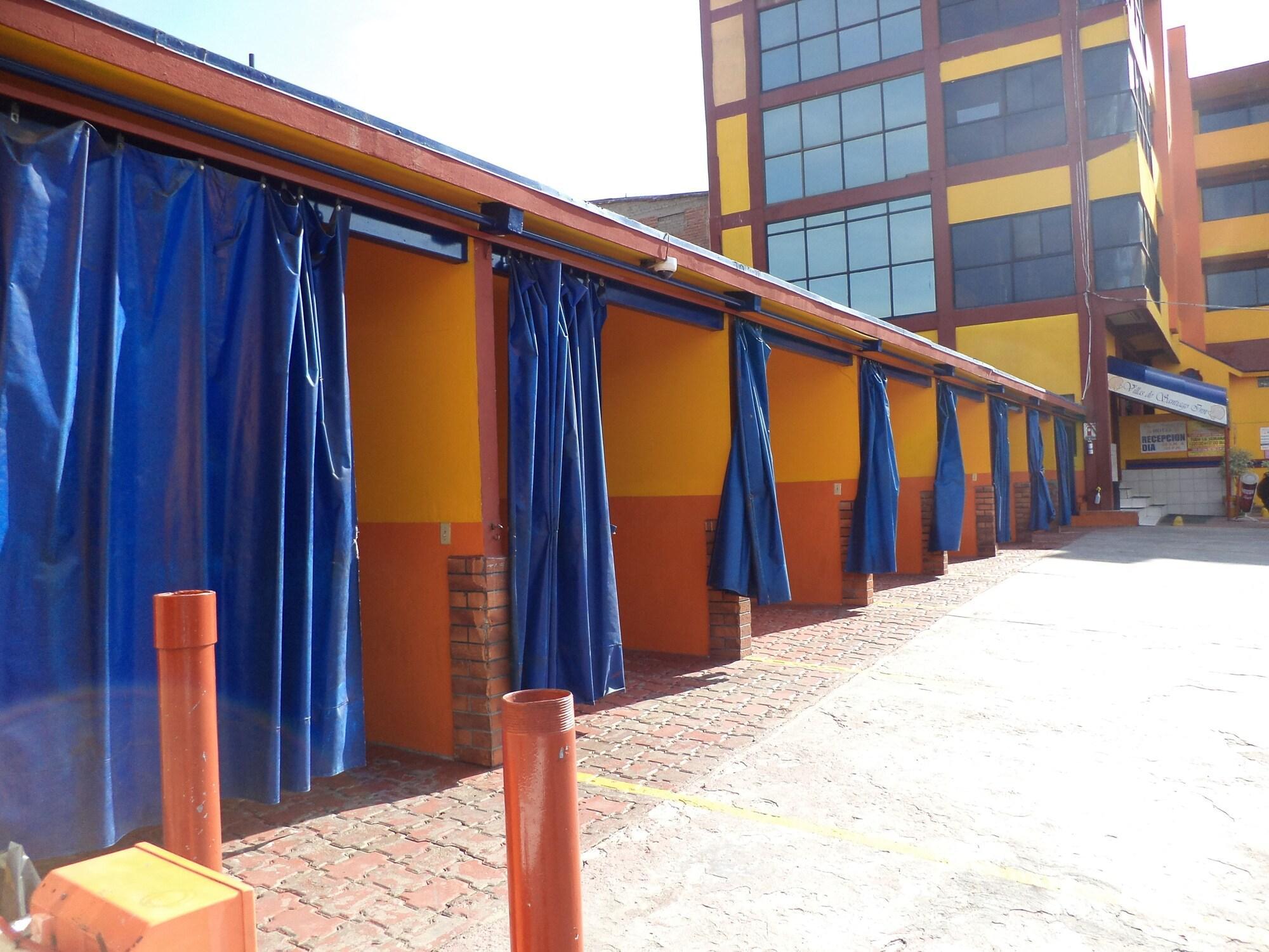 image-housing-carousel