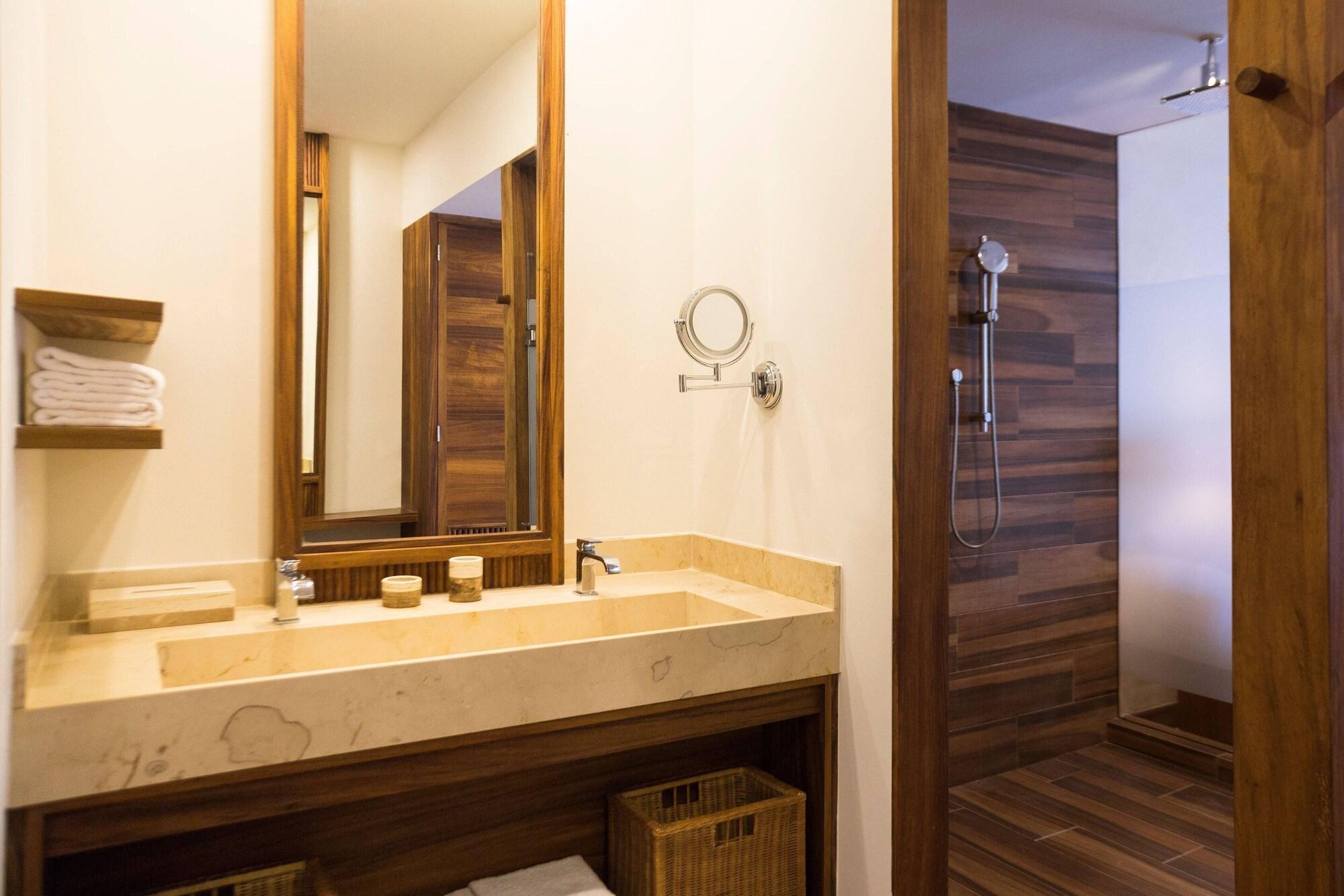 Habitación Deluxe, Varias camas (All-Inclusive, No View)