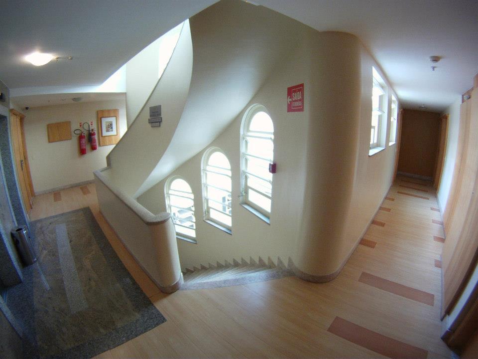 image-housing-carousel