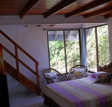 Hostal Sarie Bay Inn