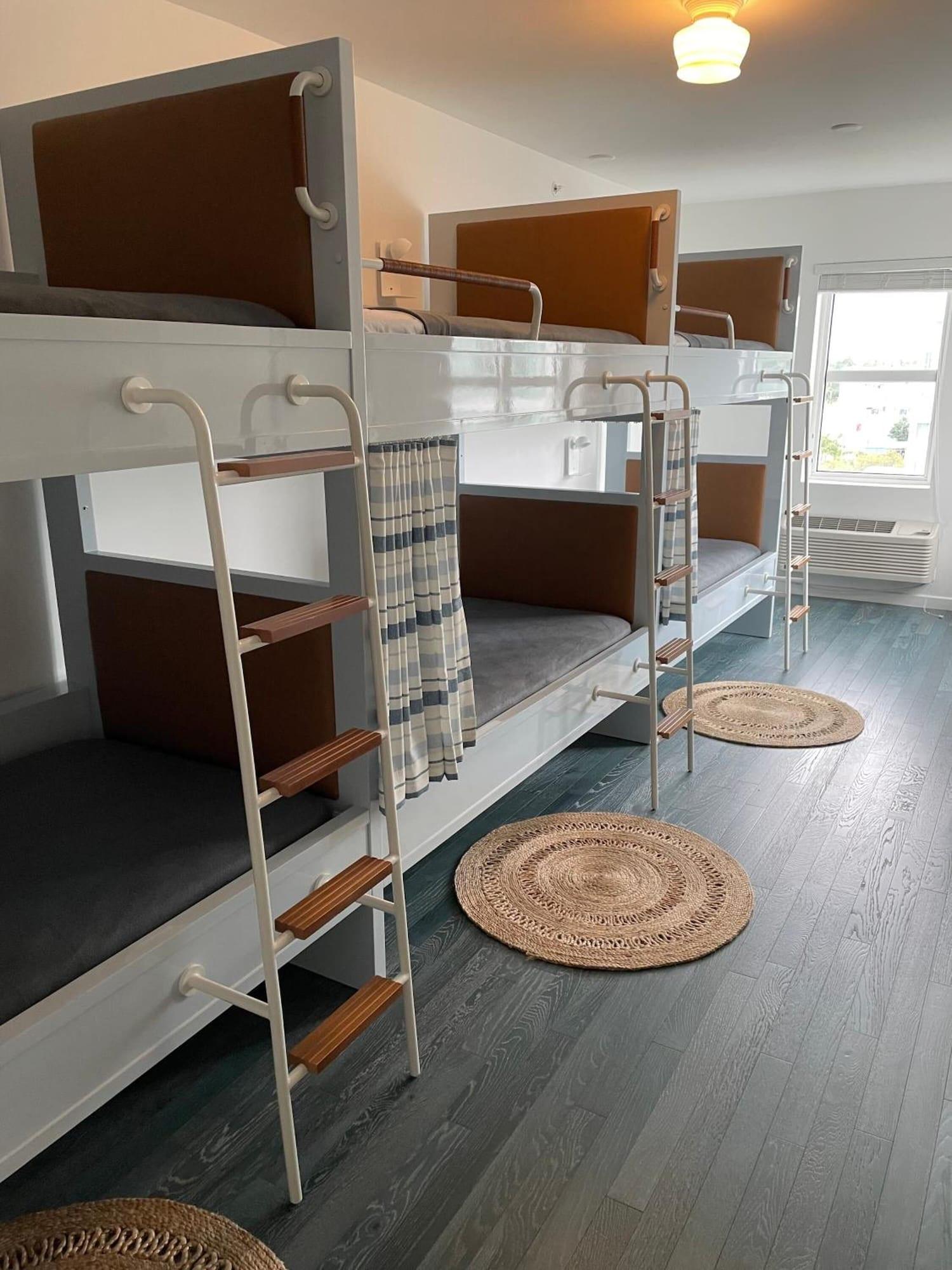 image-housing-carousel